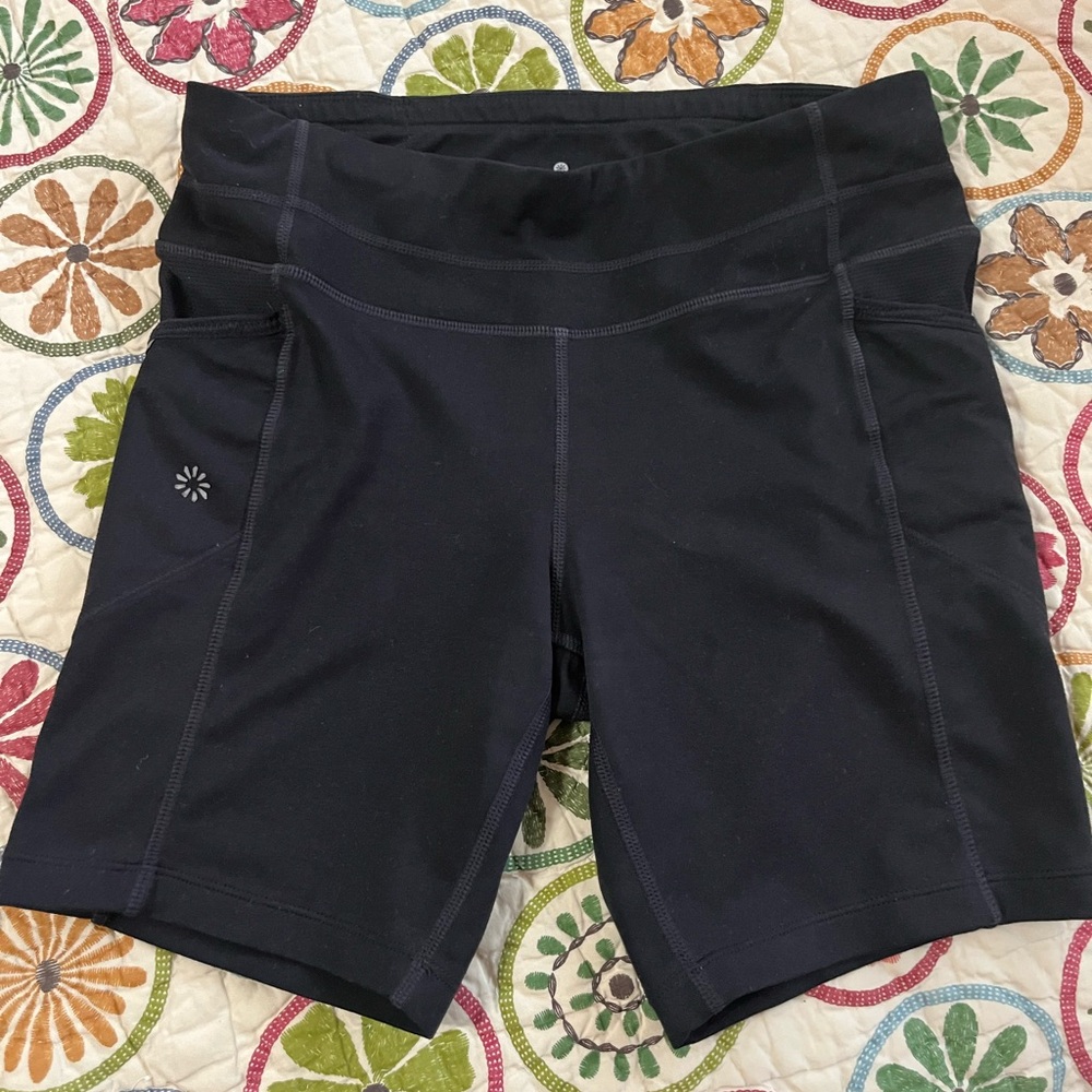 🩷🏃🏻‍♀️Athleta Run shorts Size Small